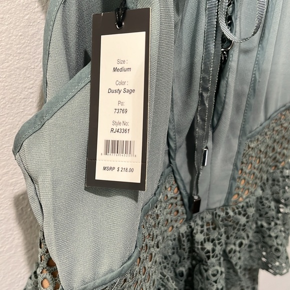 ROMEO & JULIET COUTURE DUSTY SAGE TIERED RUFFLE DRESS NWT SIZE MEDIUM - Picture 3 of 11